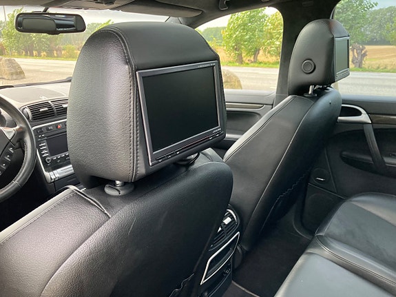 Porsche Cayenne Turbo S 8 of 12