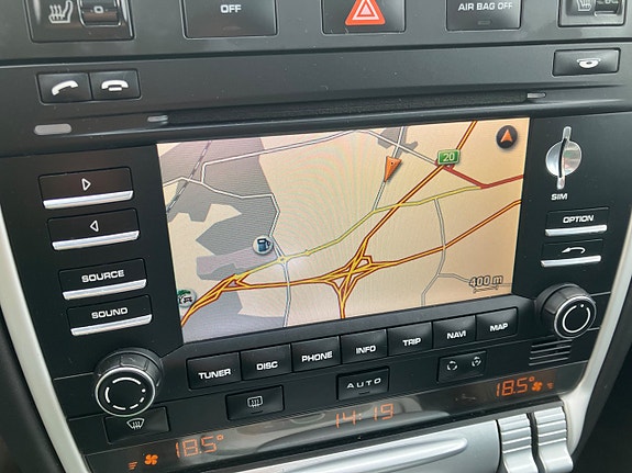 Porsche Cayenne Turbo S 10 of 12