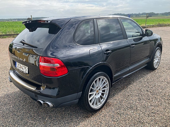 Porsche Cayenne Turbo S 4 of 12