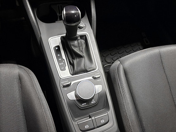 Audi Q2 12 of 16