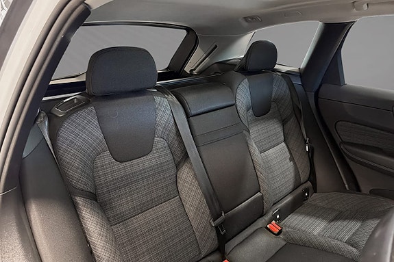 Volvo XC60 12 of 21