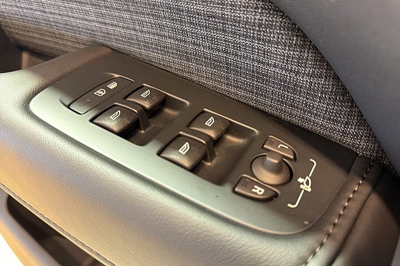 Volvo XC60 15 of 21