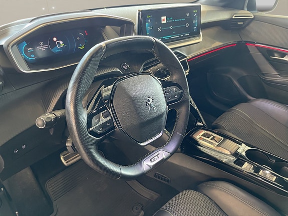 Peugeot e-208 9 of 14