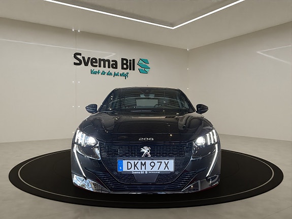Peugeot e-208 2 of 14