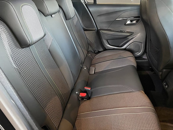 Peugeot e-208 13 of 14
