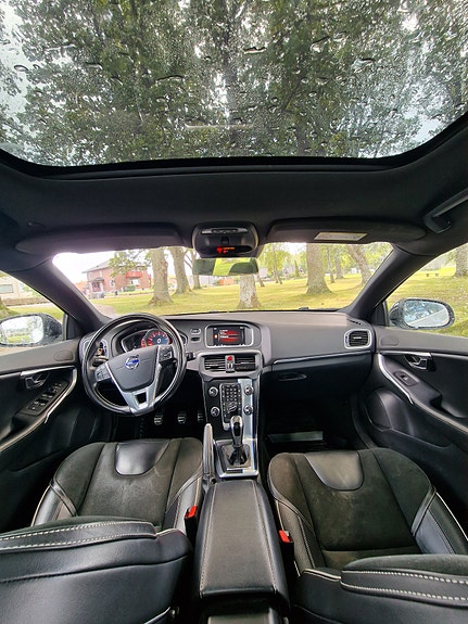 Volvo V40 3 of 4