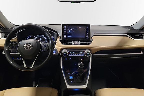 Toyota RAV4 11 of 16
