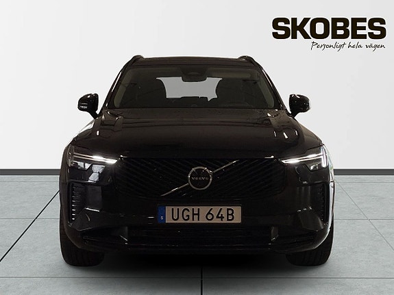 Volvo XC90 2 of 3