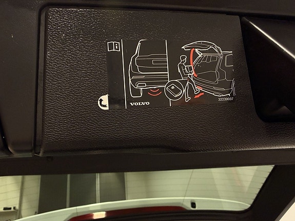 Volvo XC60 10 of 30