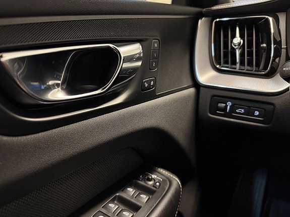 Volvo XC60 23 of 30