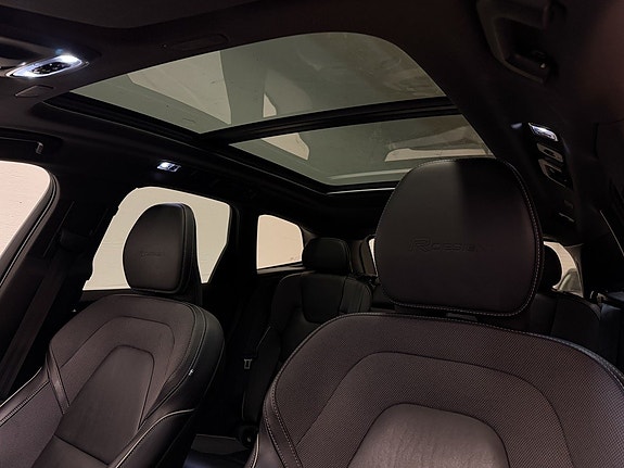 Volvo XC60 8 of 30