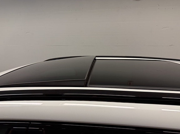 Volvo XC60 12 of 30