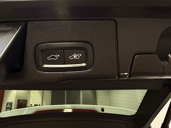 Volvo XC60 9 of 30