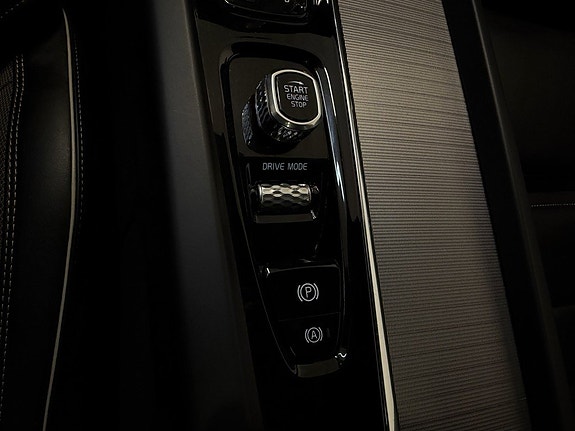 Volvo XC60 27 of 30