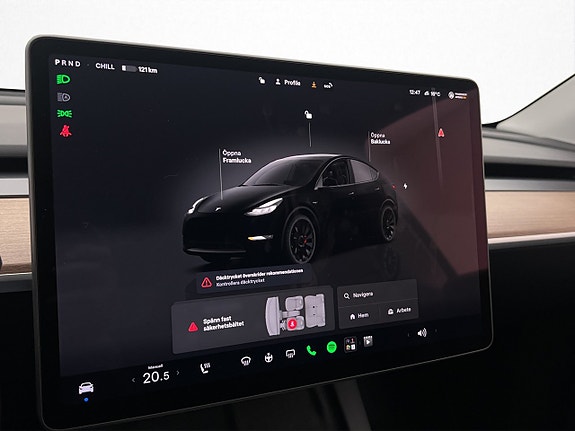 Tesla Model Y 19 of 30