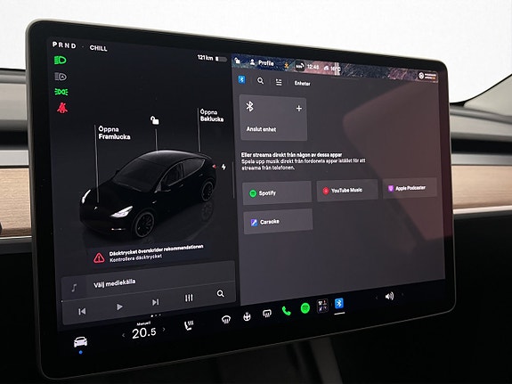 Tesla Model Y 24 of 30