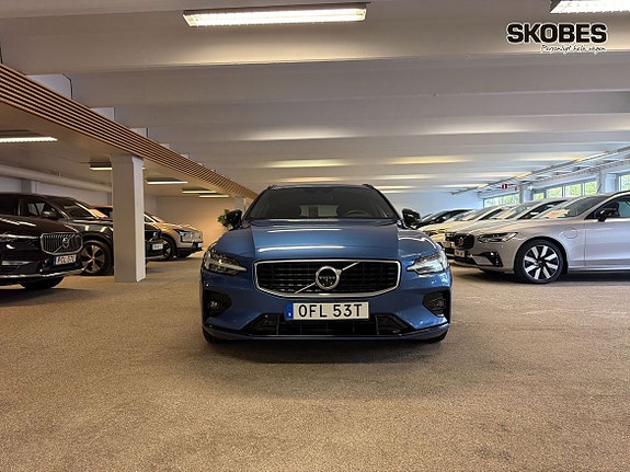 Volvo V60 2 of 26