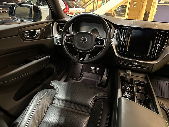 Volvo XC60 4 of 24