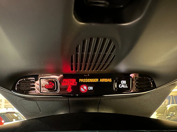 Volvo XC60 11 of 24