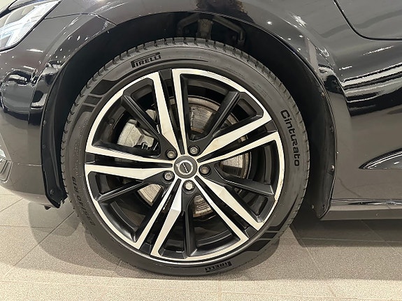 Volvo V60 3 of 18