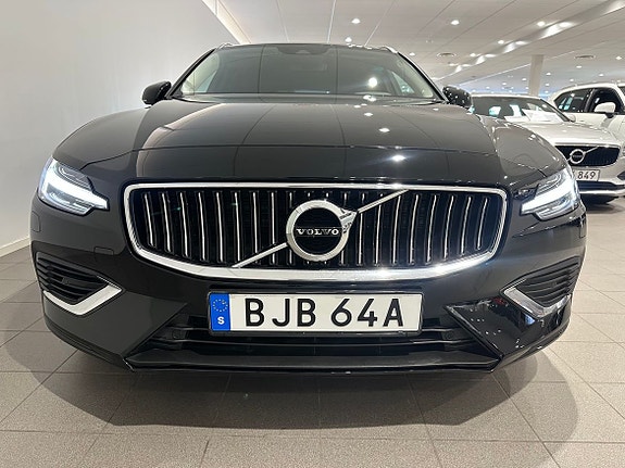 Volvo V60 2 of 18