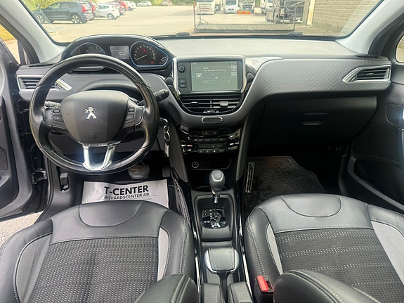 Peugeot 2008 5 of 8