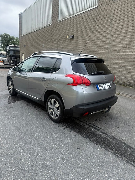 Peugeot 2008 3 of 8