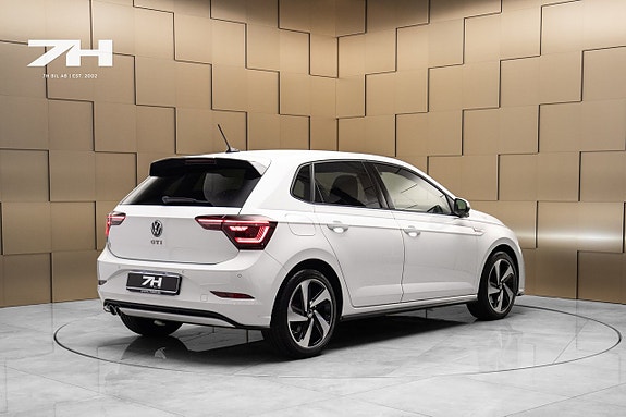 Volkswagen Polo 5 of 21