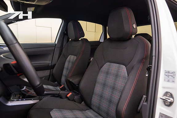 Volkswagen Polo 16 of 21
