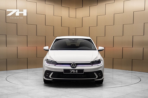 Volkswagen Polo 8 of 21