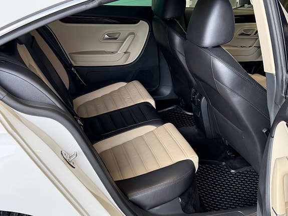 Volkswagen Passat CC 9 of 12