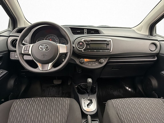 Toyota Yaris 12 of 25