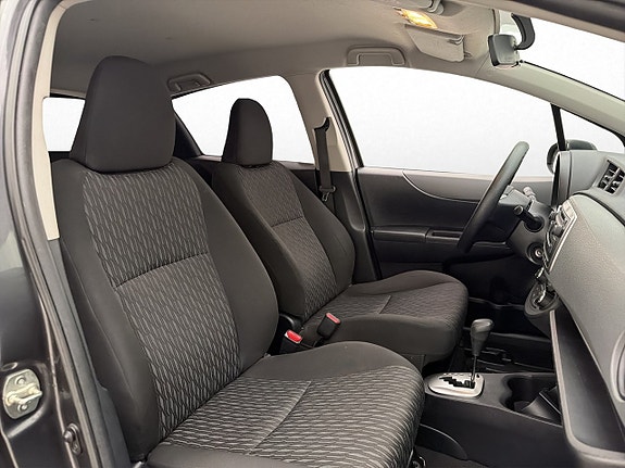 Toyota Yaris 23 of 26