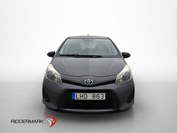 Toyota Yaris 2 of 25