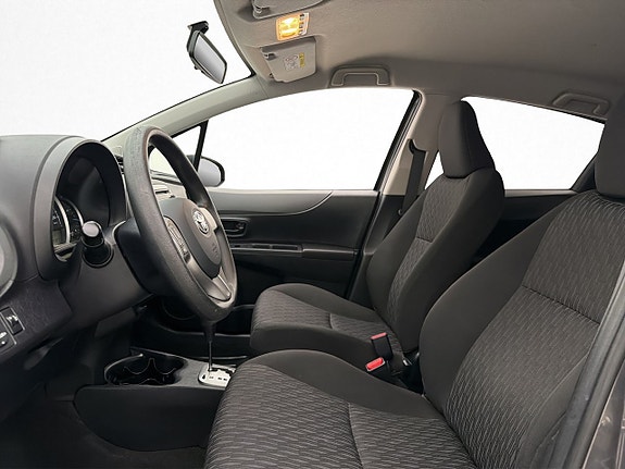 Toyota Yaris 11 of 25