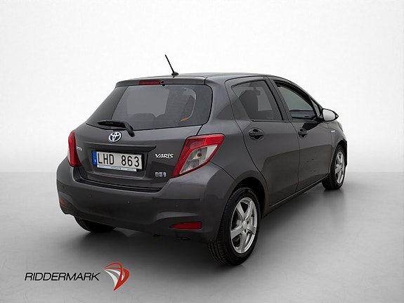 Toyota Yaris 8 of 25