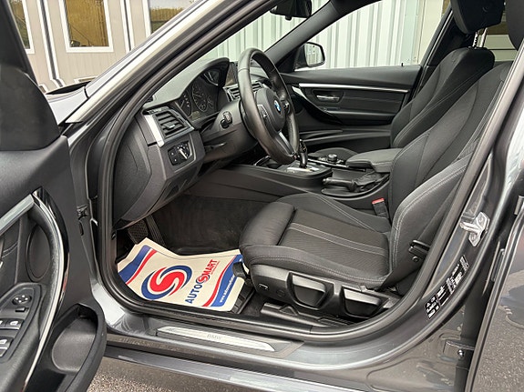 BMW 320d 16 of 23