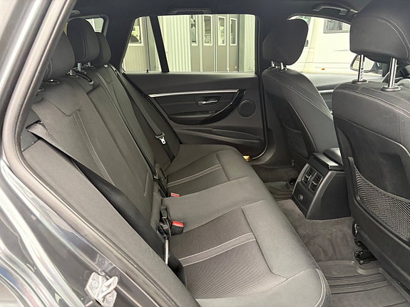 BMW 320d 11 of 23