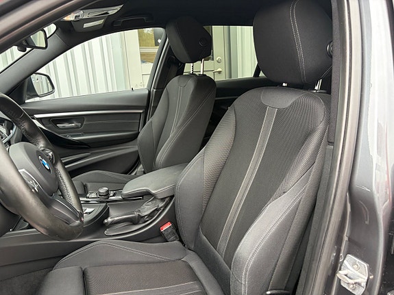 BMW 320d 18 of 23