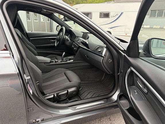 BMW 320d 12 of 23