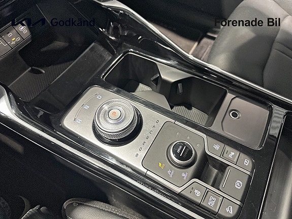 Kia Sorento 12 of 19