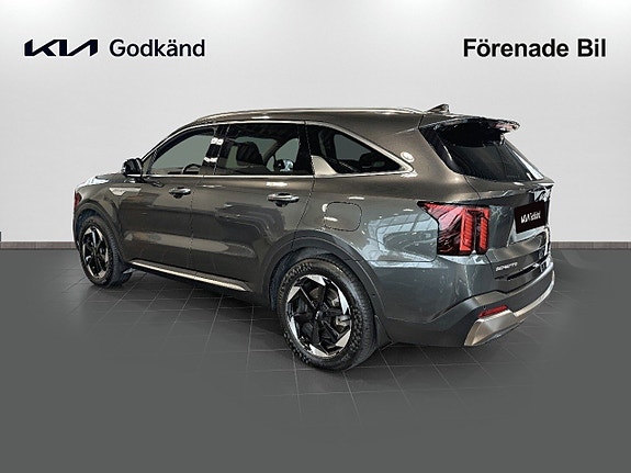 Kia Sorento 5 of 19