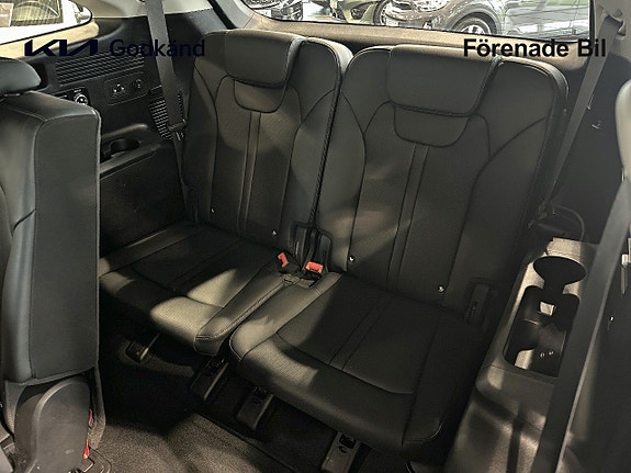 Kia Sorento 16 of 19