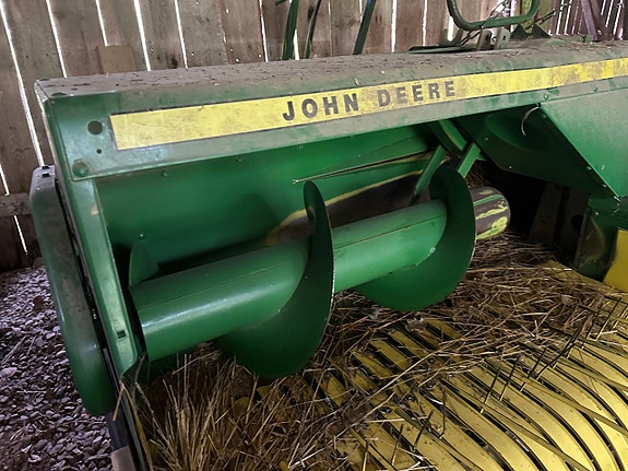 Småbalspress John Deere 330 18 of 24