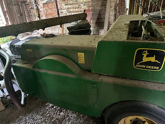 Småbalspress John Deere 330 9 of 24