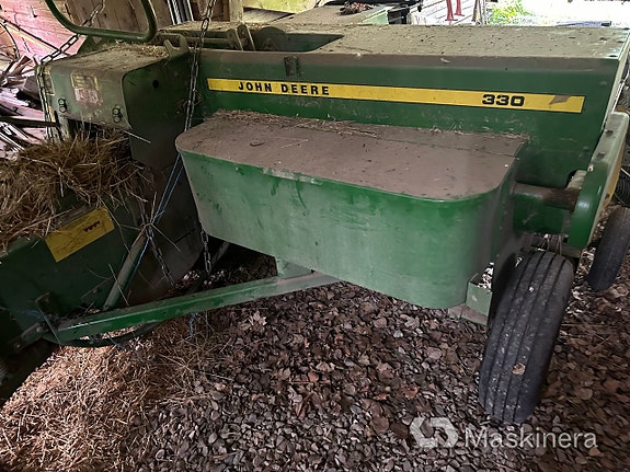 Småbalspress John Deere 330 22 of 24