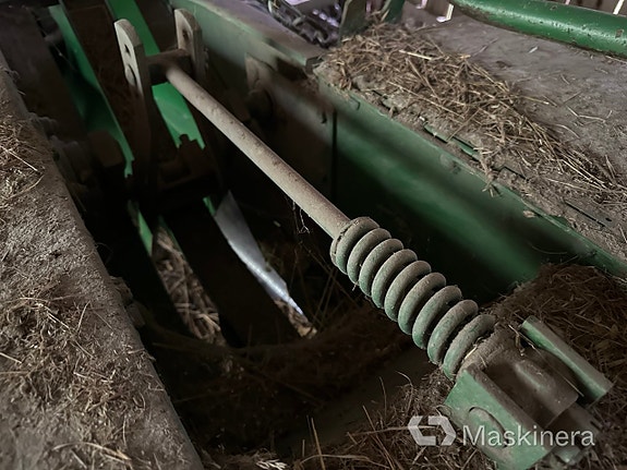 Småbalspress John Deere 330 11 of 24
