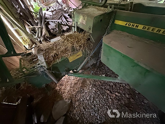 Småbalspress John Deere 330 24 of 24