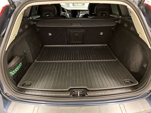 Volvo V60 Cross Country 17 of 26