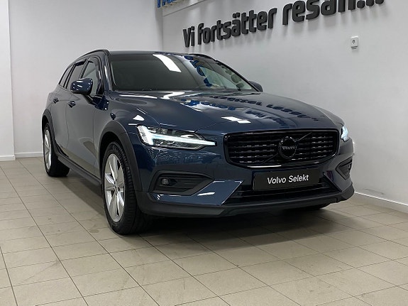 Volvo V60 Cross Country 2 of 26